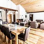 Haus Camillo Апартаменты Зас-Фе